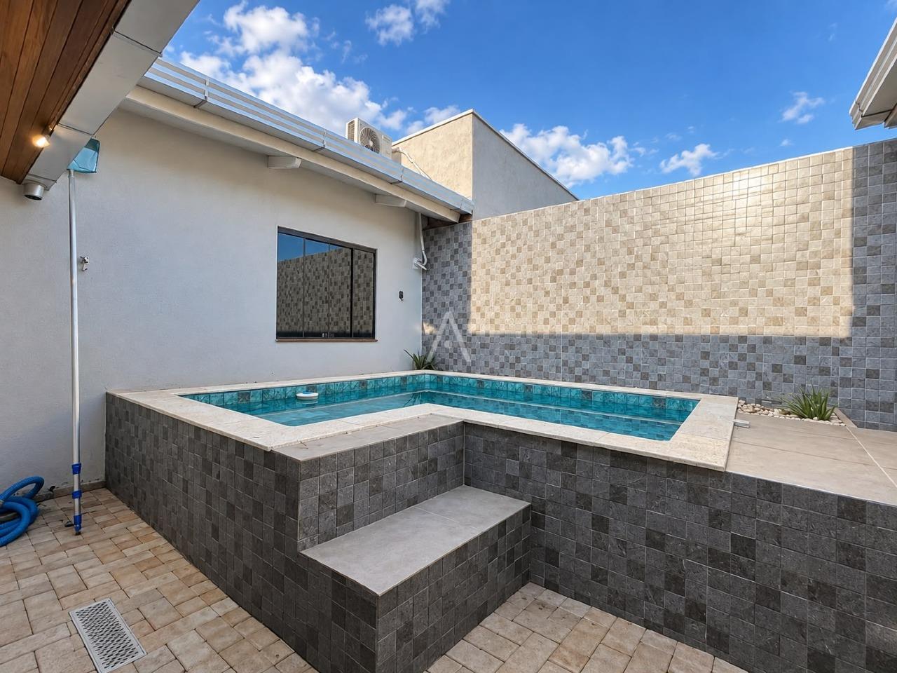 Casa Residencial para para aluguel no Bairro JARDIM GISELA em TOLEDO: Piscina