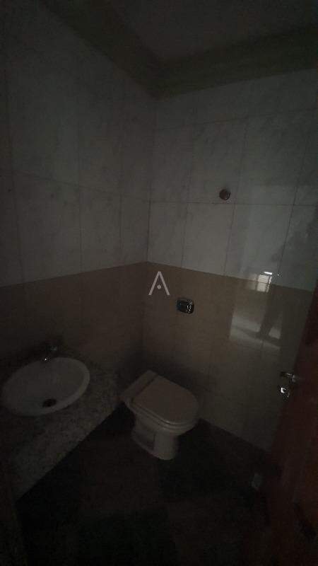 Sobrado para à venda no Bairro RECANTO TROPICAL em CASCAVEL: 