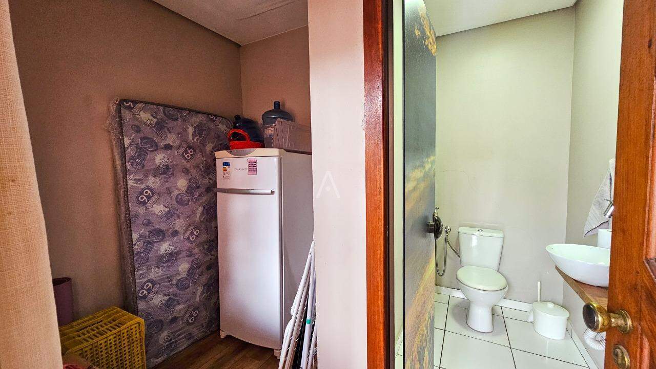 Casa Residencial para à venda no Bairro UNIVERSITARIO em CASCAVEL: 