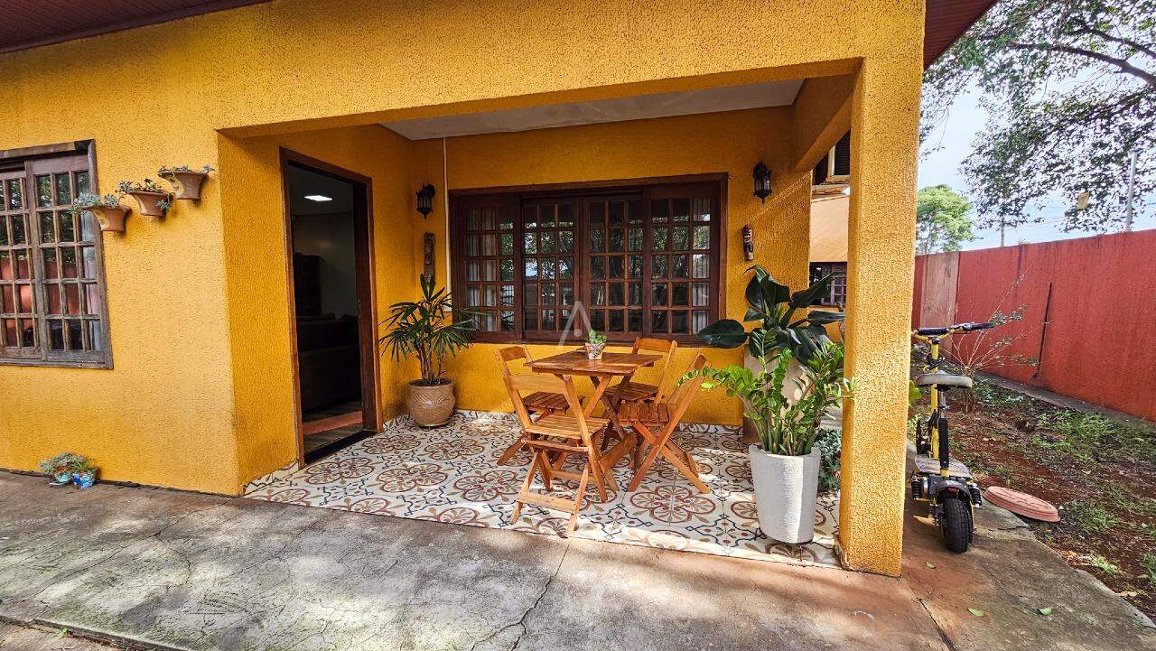 Casa Residencial para à venda no Bairro UNIVERSITARIO em CASCAVEL: 