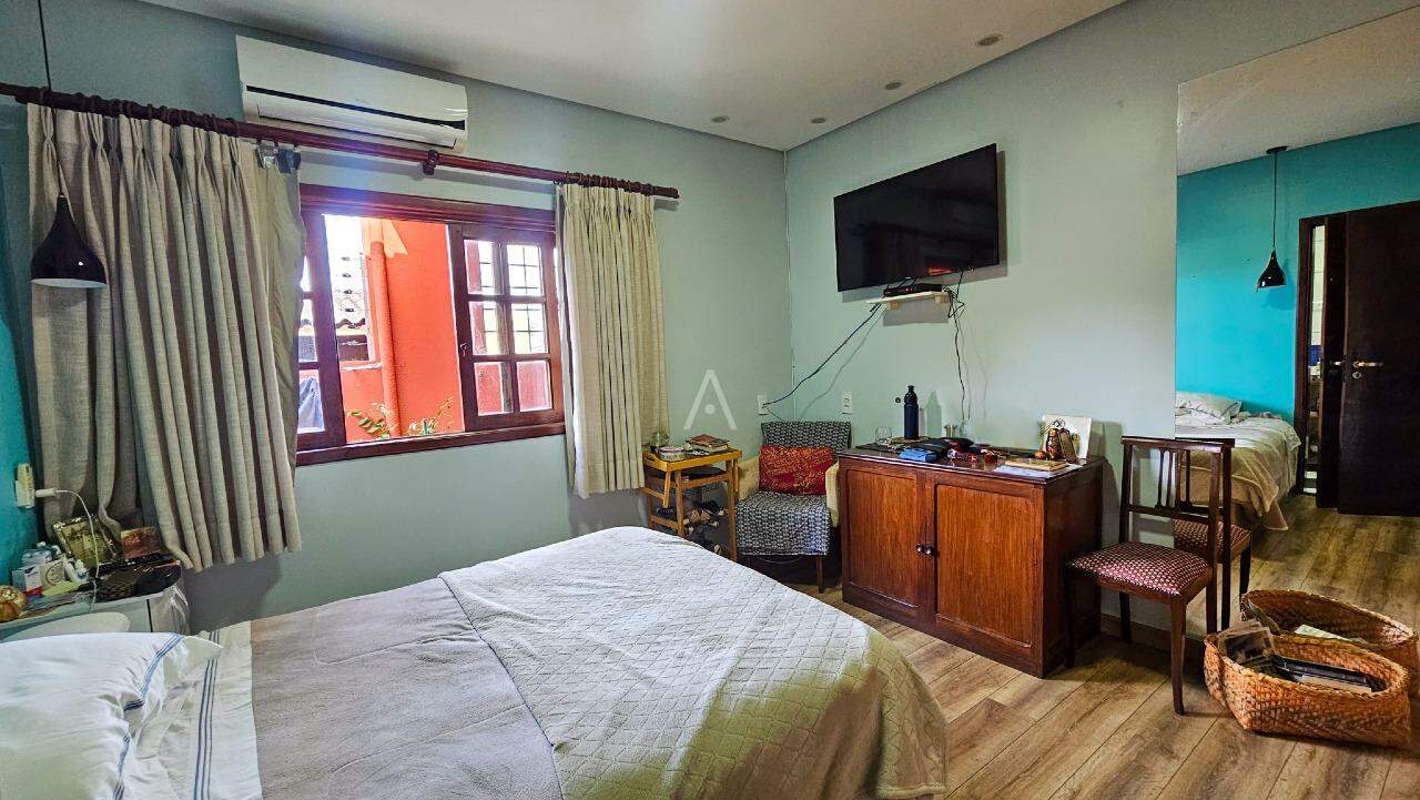 Casa Residencial para à venda no Bairro UNIVERSITARIO em CASCAVEL: 