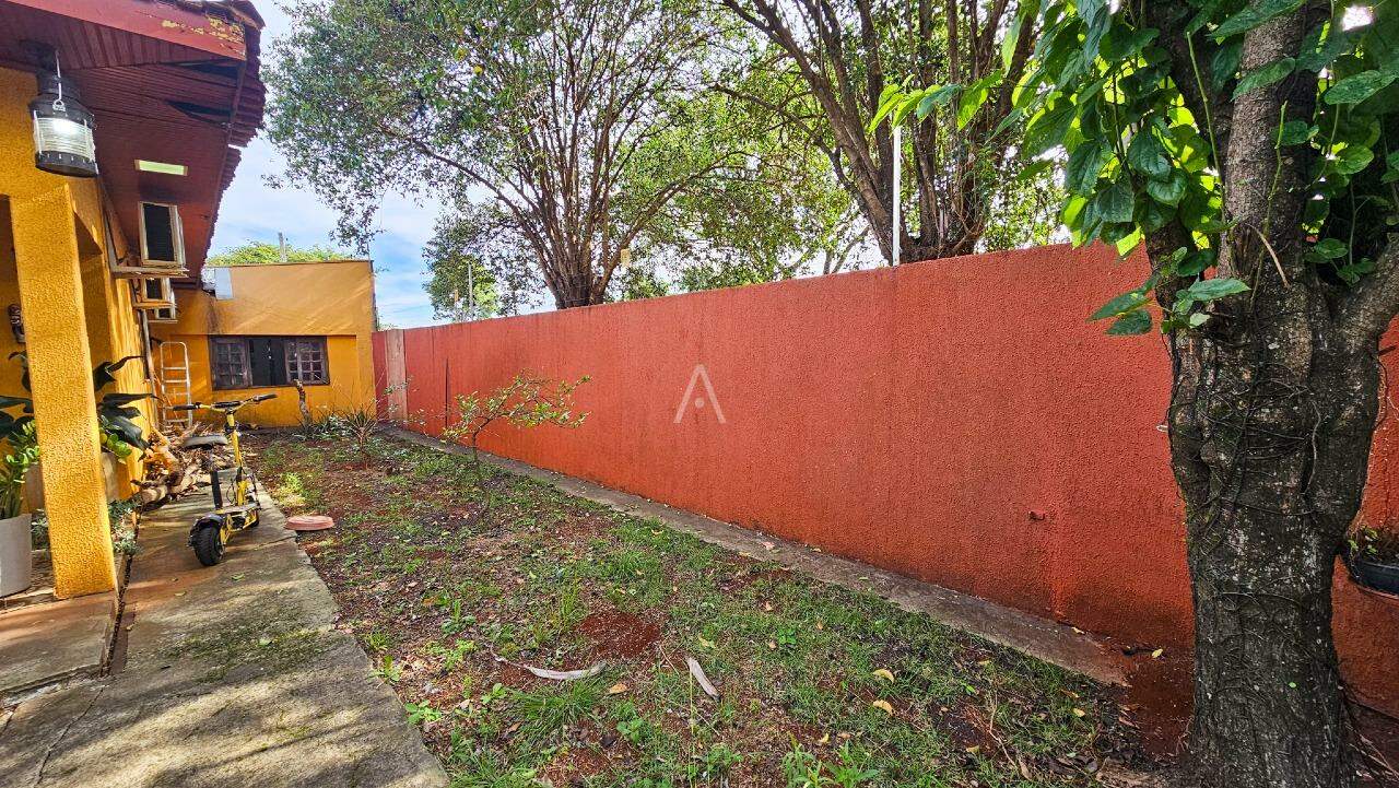 Casa Residencial para à venda no Bairro UNIVERSITARIO em CASCAVEL: 