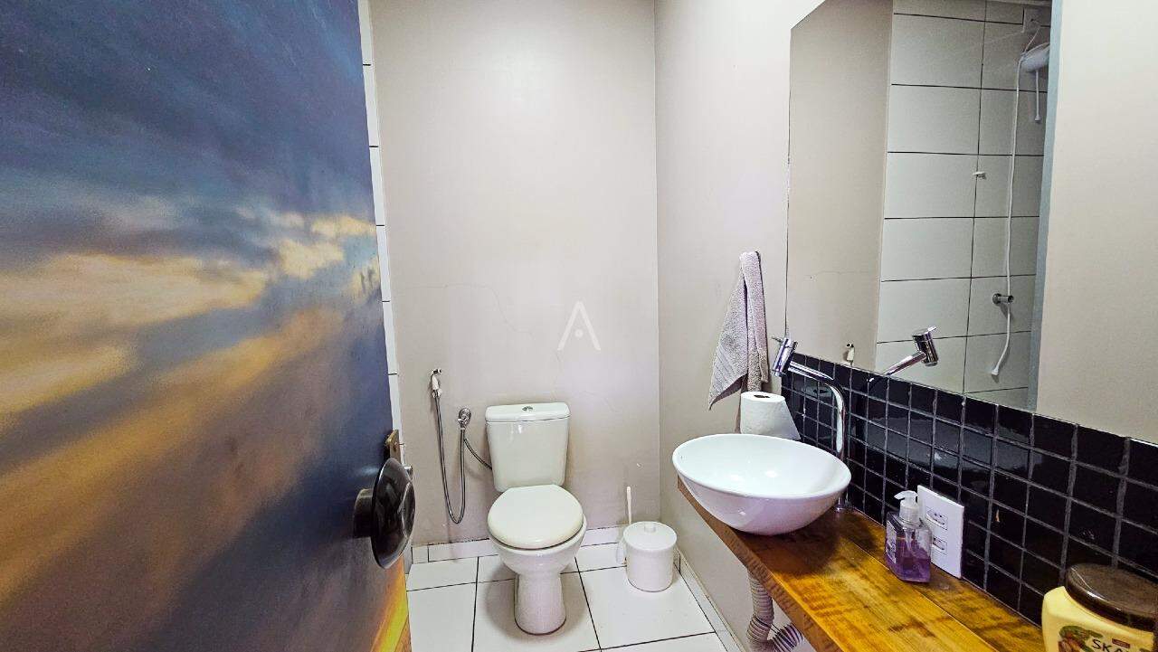 Casa Residencial para à venda no Bairro UNIVERSITARIO em CASCAVEL: 