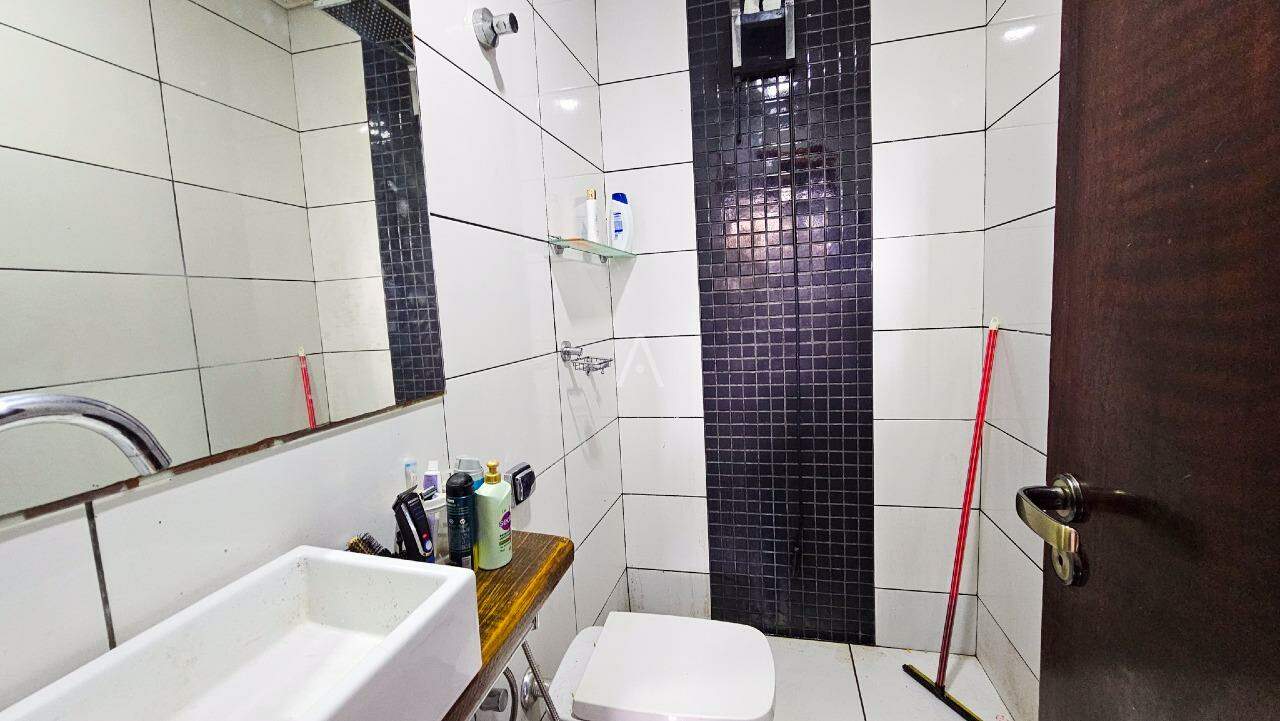 Casa Residencial para à venda no Bairro UNIVERSITARIO em CASCAVEL: 