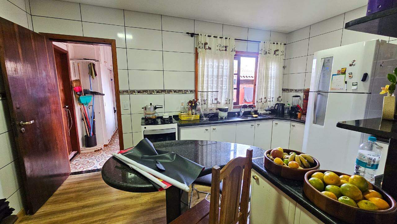 Casa Residencial para à venda no Bairro UNIVERSITARIO em CASCAVEL: 