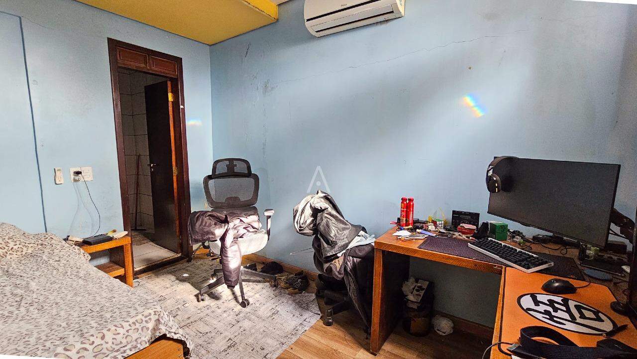Casa Residencial para à venda no Bairro UNIVERSITARIO em CASCAVEL: 