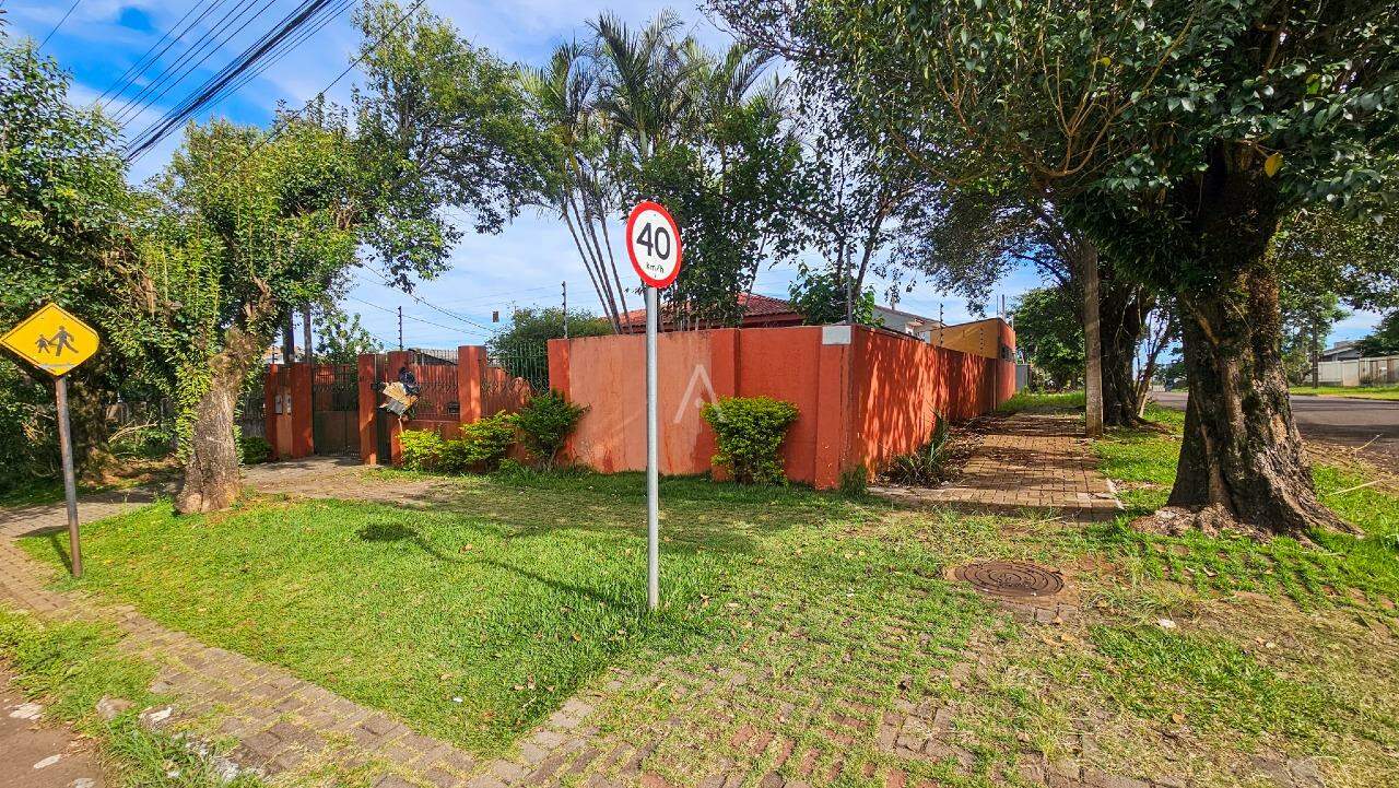 Casa Residencial para à venda no Bairro UNIVERSITARIO em CASCAVEL: 