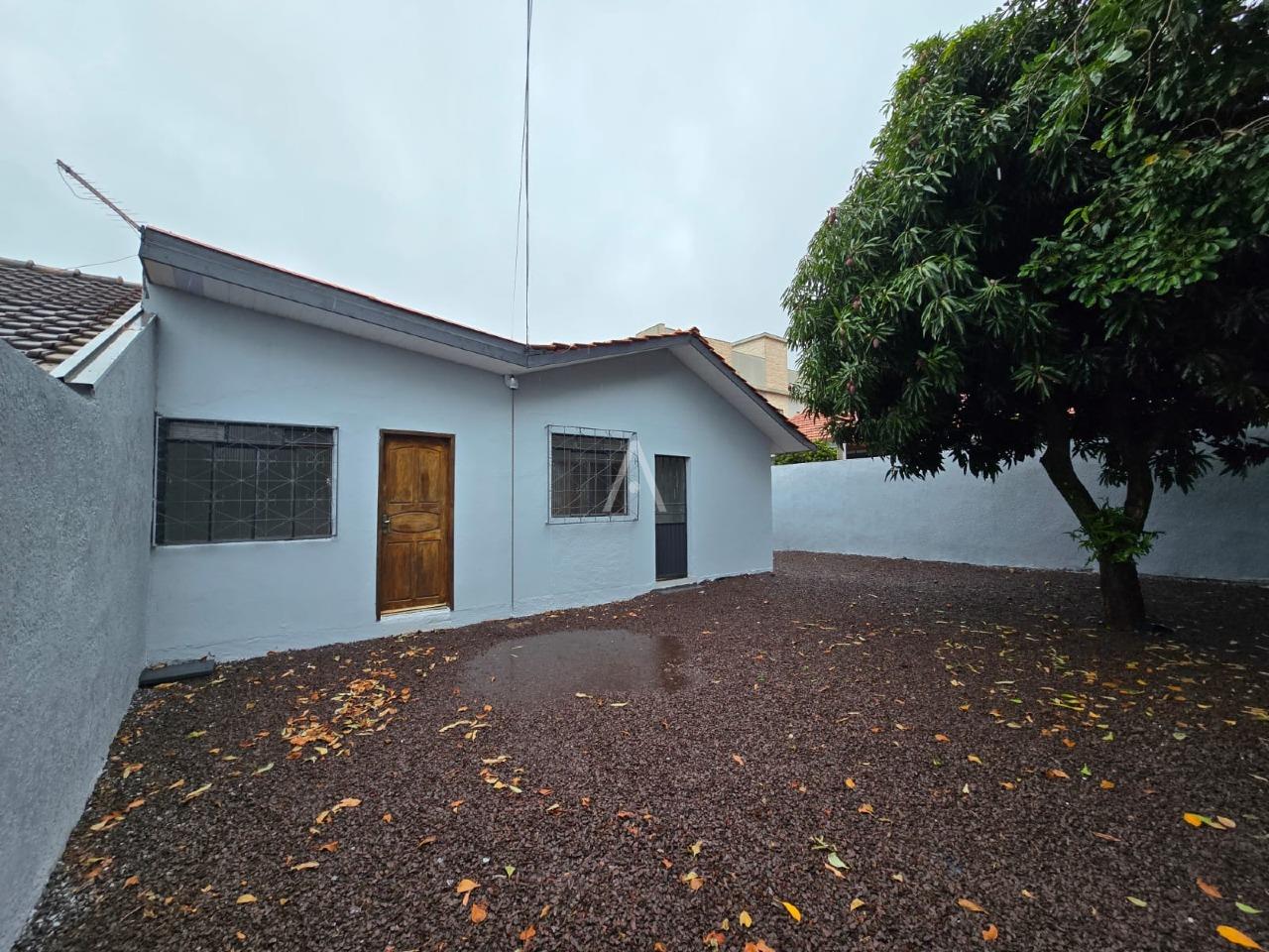 Casa Residencial para para aluguel no Bairro Vila Pioneiro em TOLEDO: 