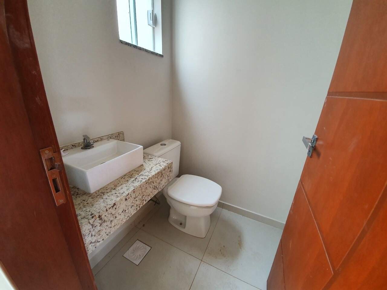 Sobrado para à venda no Bairro PARQUE VERDE em CASCAVEL: 