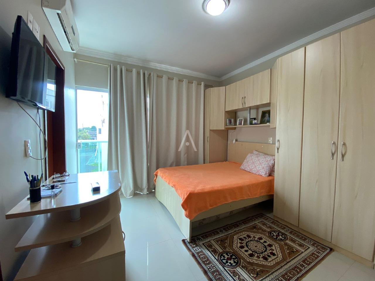 Sobrado para à venda no Bairro NEVA em CASCAVEL: 