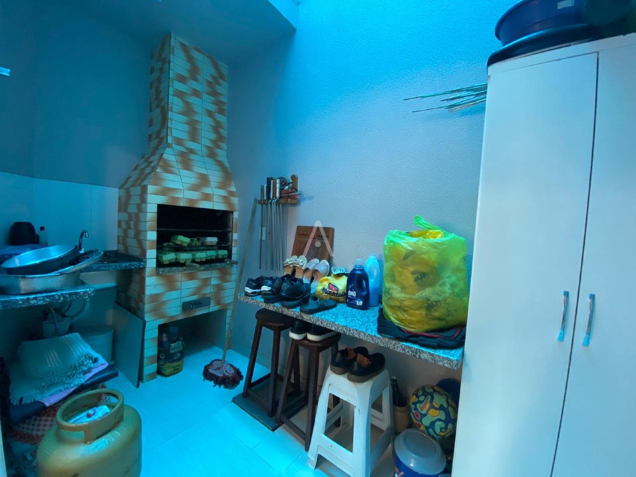 Sobrado para à venda no Bairro NEVA em CASCAVEL: 