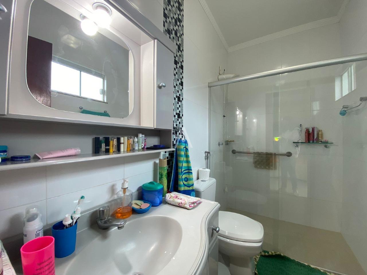 Sobrado para à venda no Bairro NEVA em CASCAVEL: 