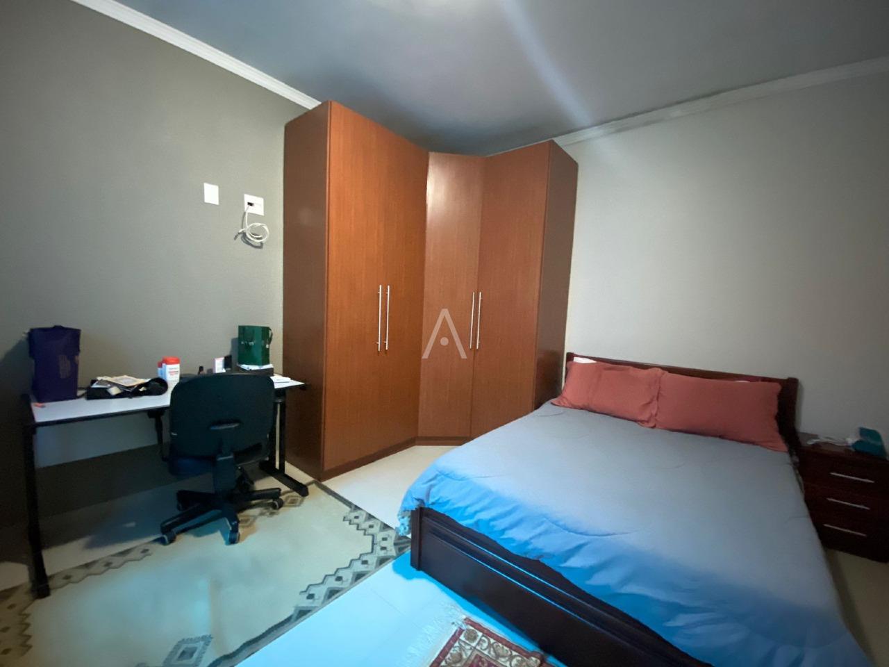 Sobrado para à venda no Bairro NEVA em CASCAVEL: 