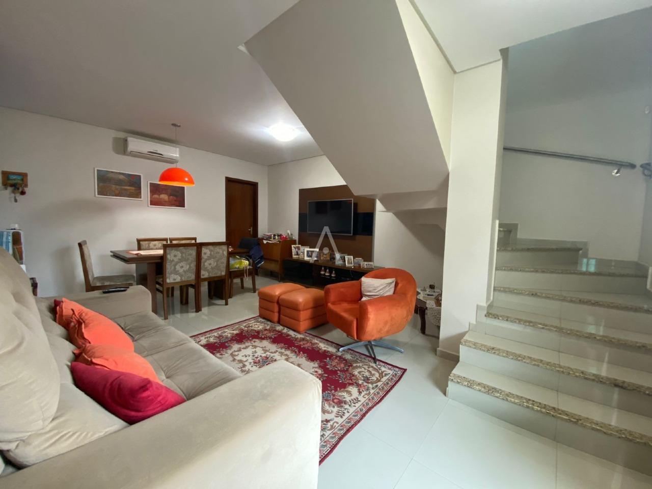 Sobrado para à venda no Bairro NEVA em CASCAVEL: 