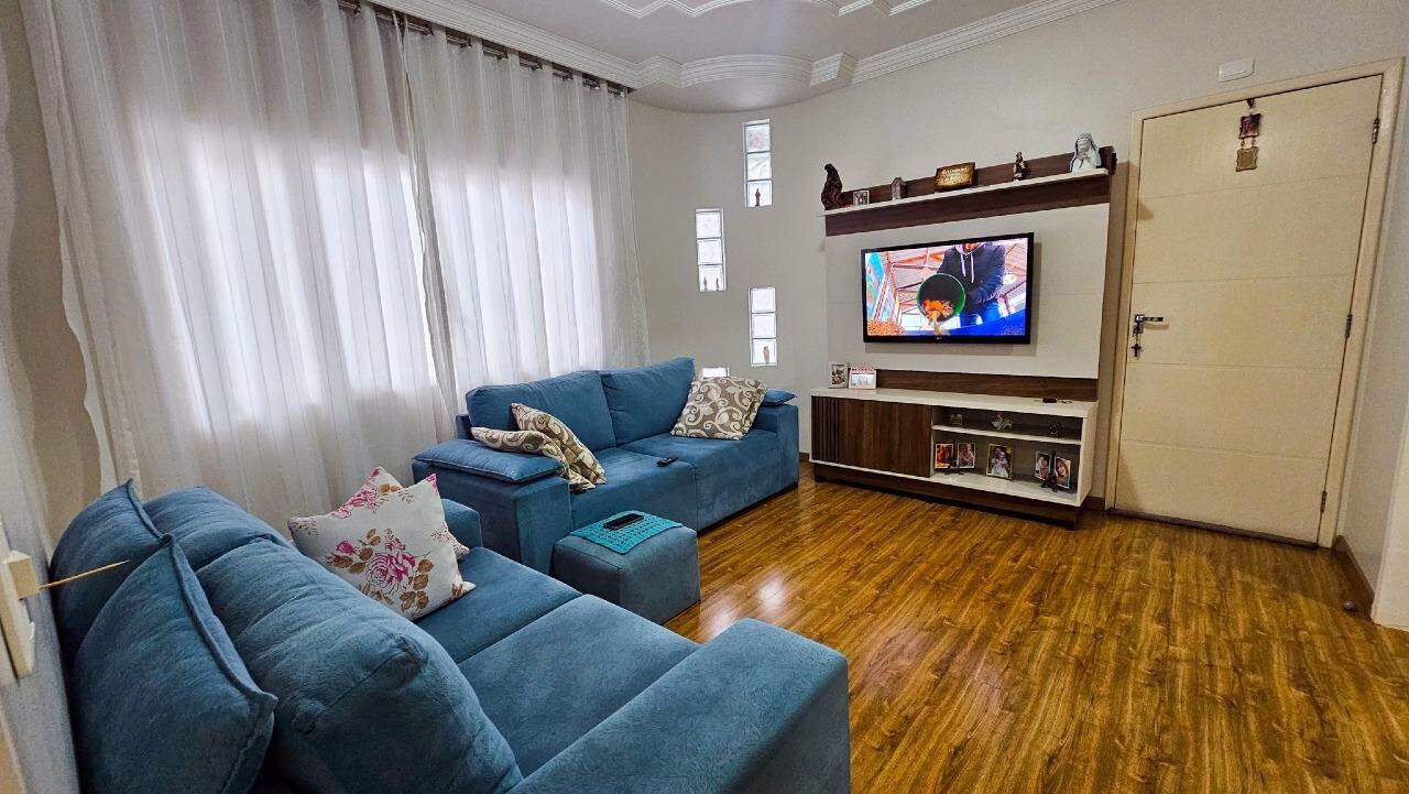 Casa Residencial para à venda no Bairro COUNTRY em CASCAVEL: 