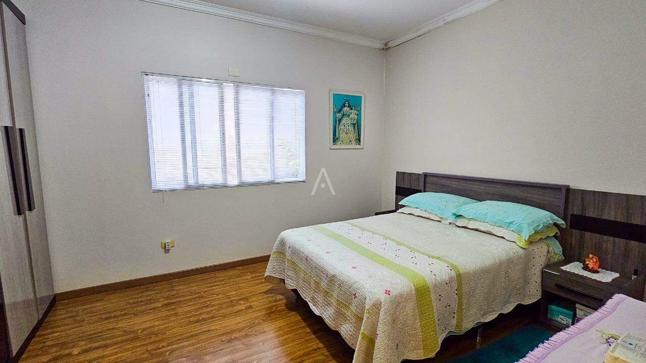 Casa Residencial para à venda no Bairro COUNTRY em CASCAVEL: 