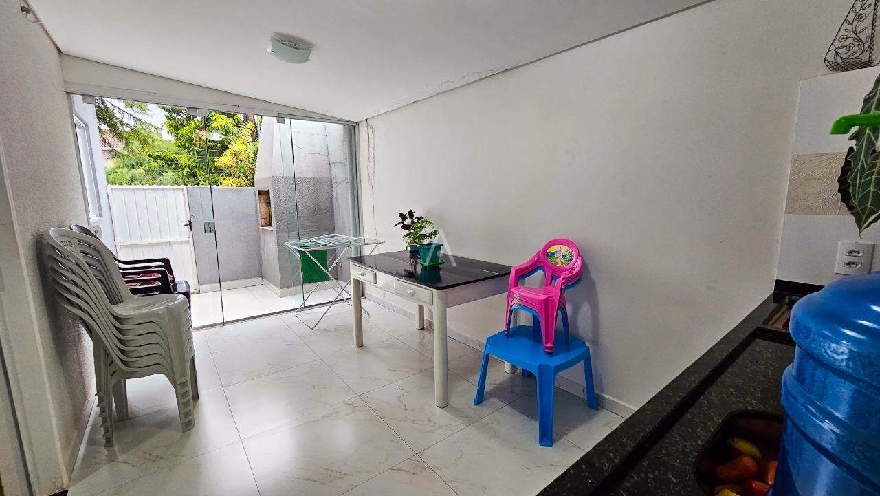 Casa Residencial para à venda no Bairro COUNTRY em CASCAVEL: 