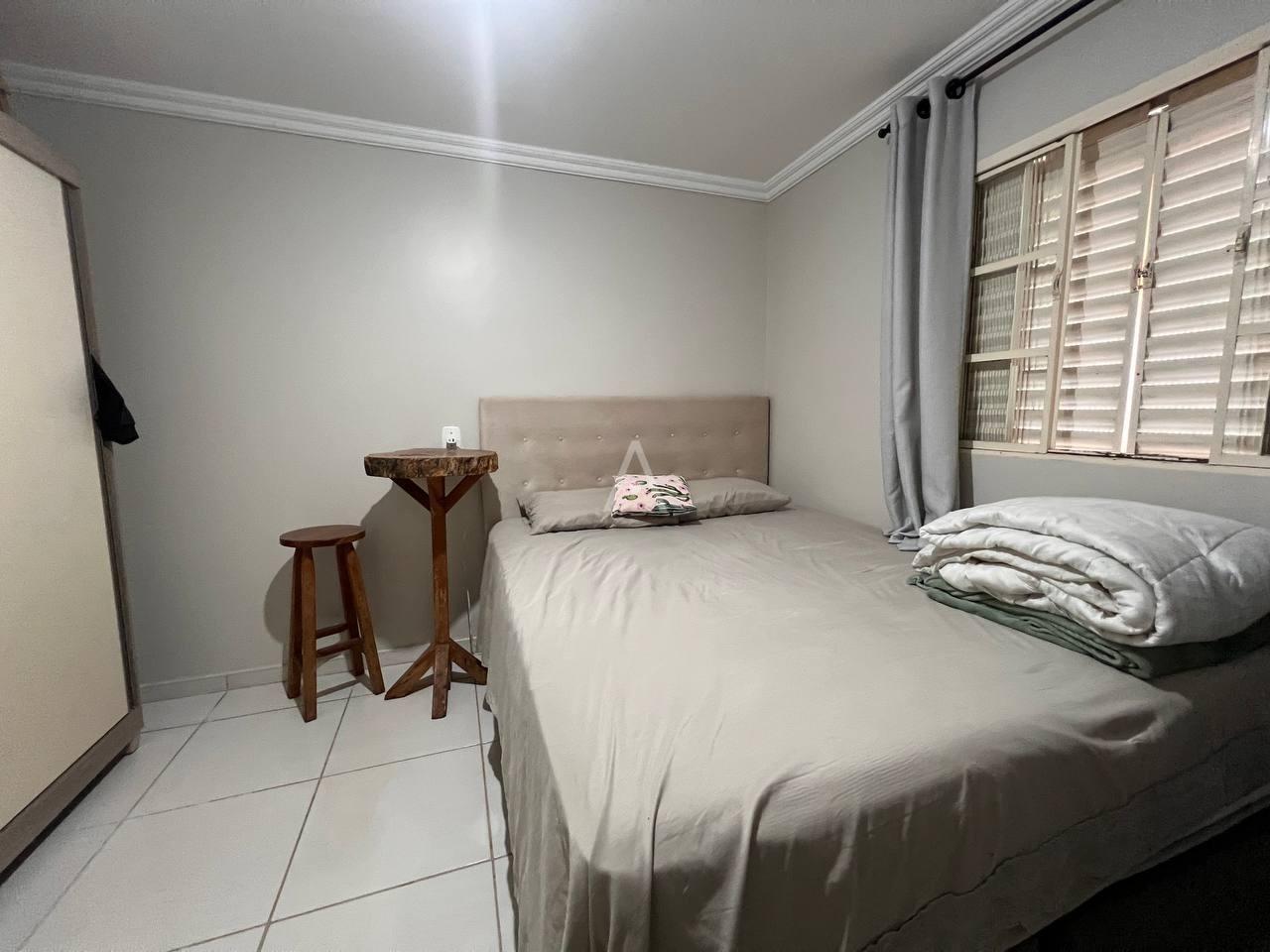 Casa Residencial para à venda no Bairro REGIAO DO LAGO em CASCAVEL: