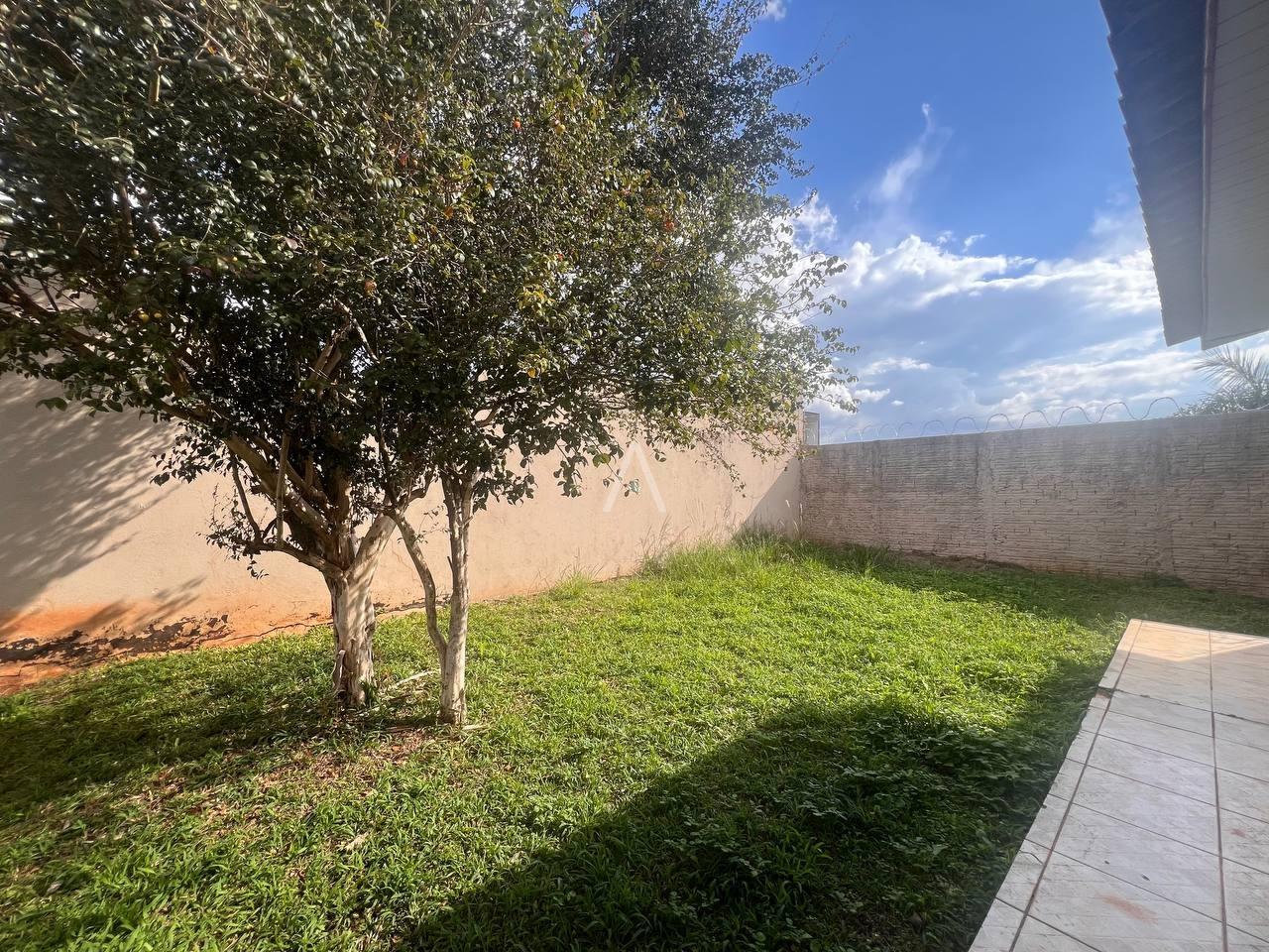 Casa Residencial para à venda no Bairro REGIAO DO LAGO em CASCAVEL: