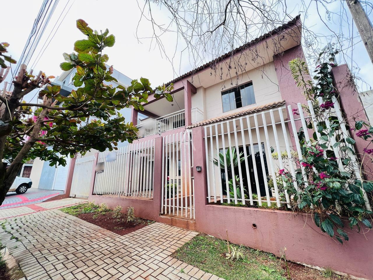 Sobrado para à venda no Bairro COQUEIRAL em CASCAVEL: 