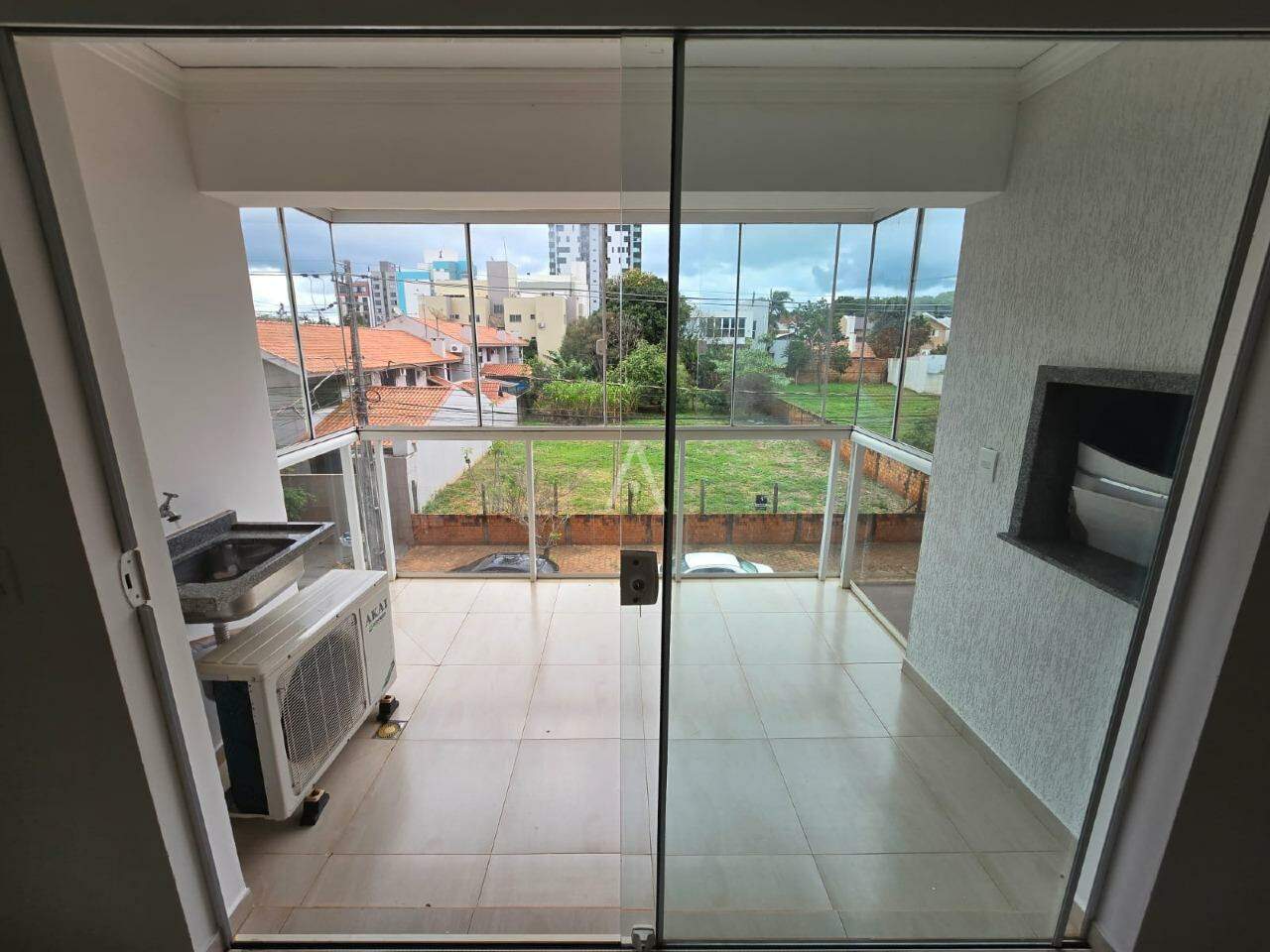 Apartamento para para aluguel no Bairro JARDIM LA SALLE em TOLEDO: