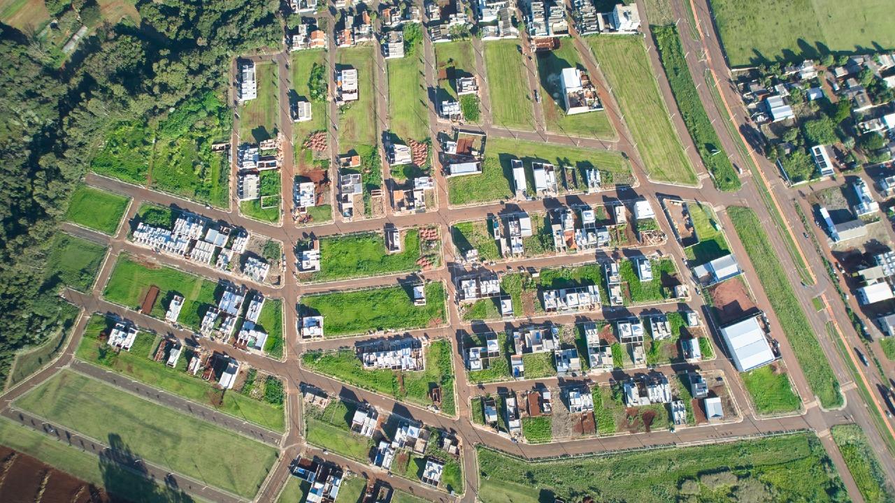 Terreno para à venda no Bairro Brazmadeira em CASCAVEL: 
