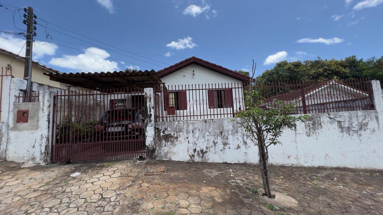 Casa Residencial para à venda no Bairro GUARUJA em CASCAVEL: 