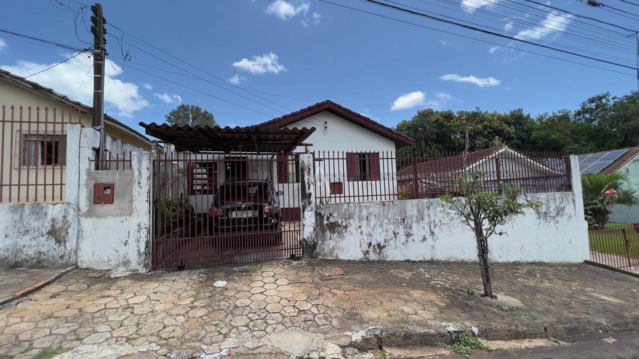 Casa Residencial para à venda no Bairro GUARUJA em CASCAVEL: 