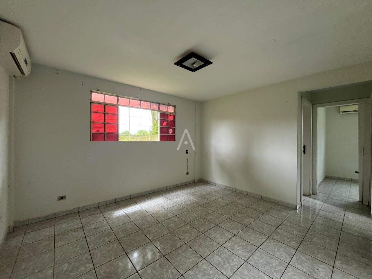Apartamento para para aluguel no Bairro Vila Pioneiro em TOLEDO: Sala de estar