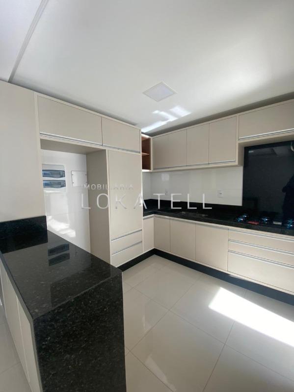 Sobrado para à venda no Bairro CANADA em CASCAVEL: 