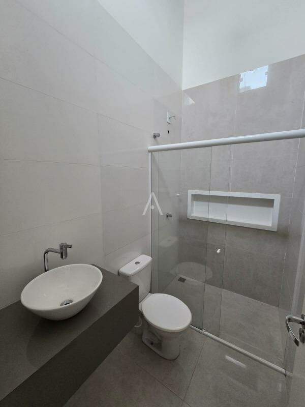 Casa Residencial para para aluguel no Bairro JARDIM COOPAGRO em TOLEDO: