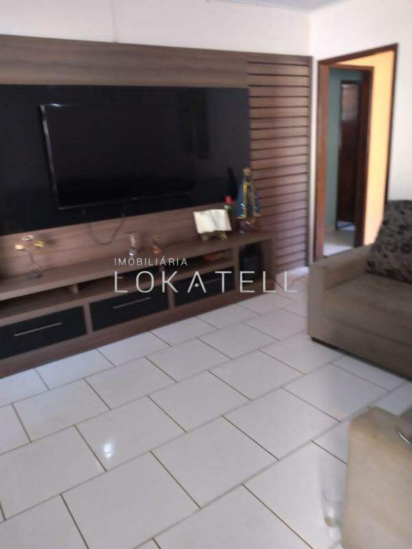 Casa Residencial para à venda no Bairro NEVA em CASCAVEL: 