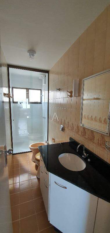 Apartamento para para aluguel no Bairro CENTRO em CASCAVEL: 