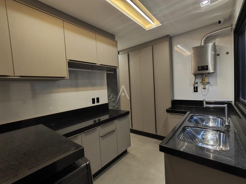 Sobrado para à venda no Bairro FAG em CASCAVEL: 