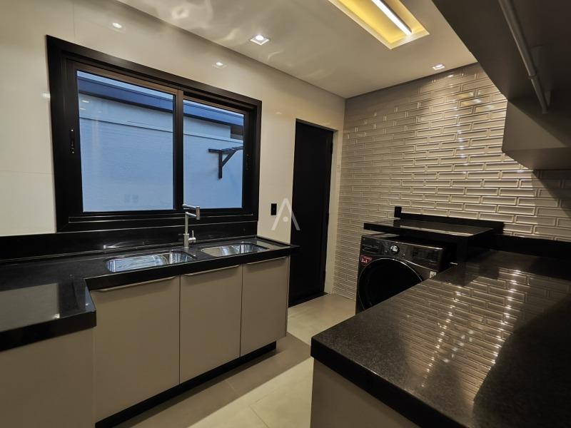 Sobrado para à venda no Bairro FAG em CASCAVEL: 