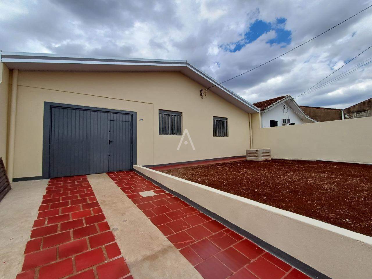 Casa Residencial para para aluguel no Bairro GUARUJA em CASCAVEL: 