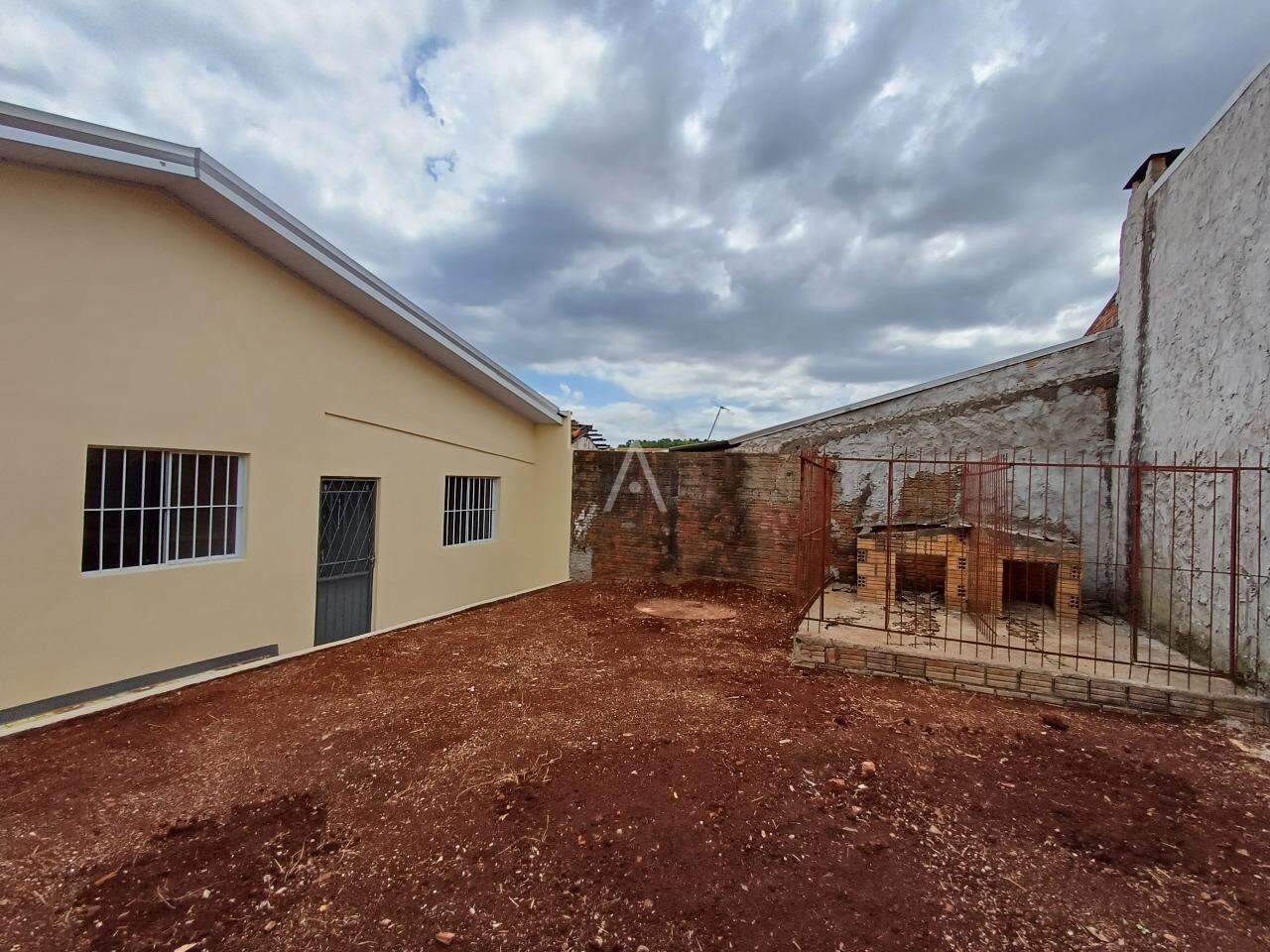 Casa Residencial para para aluguel no Bairro GUARUJA em CASCAVEL: 