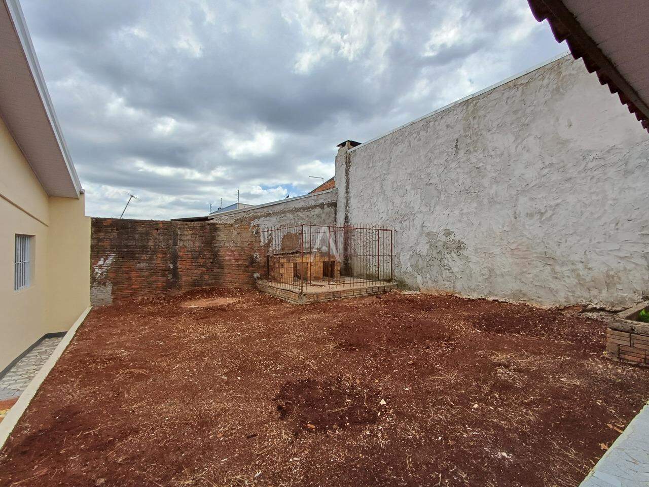 Casa Residencial para para aluguel no Bairro GUARUJA em CASCAVEL: 