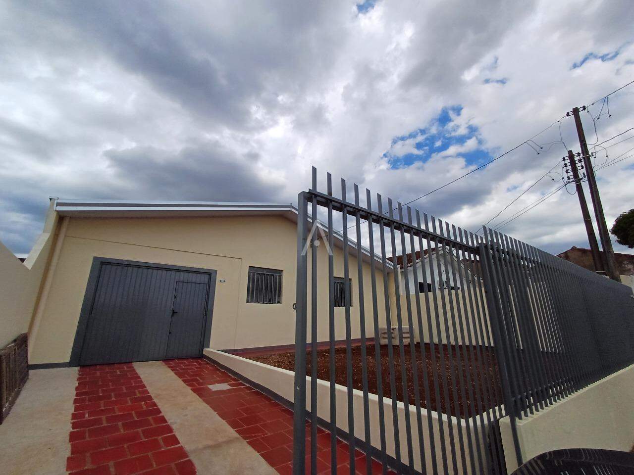 Casa Residencial para para aluguel no Bairro GUARUJA em CASCAVEL: 