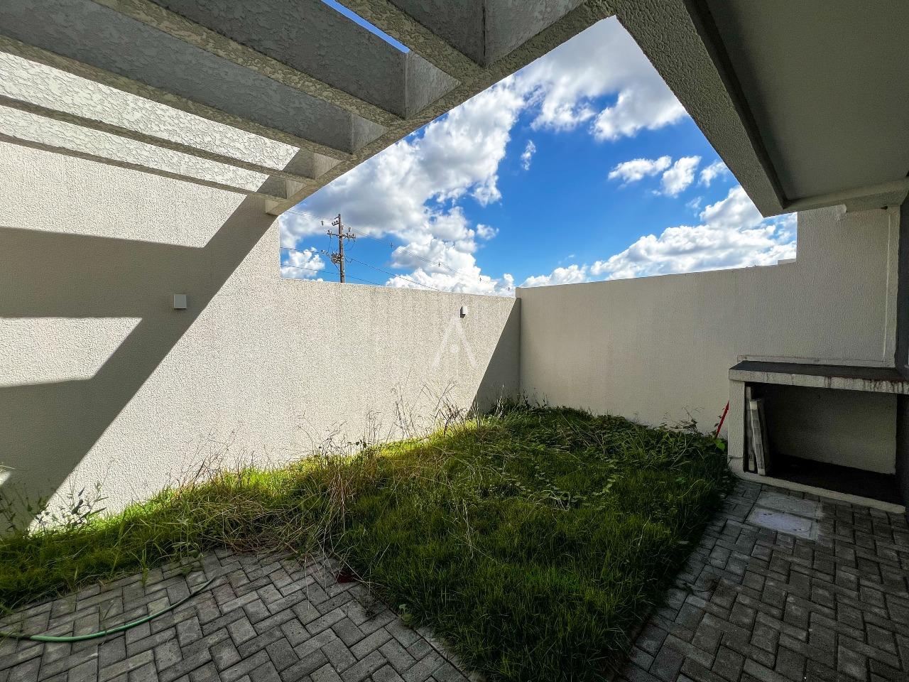 Sobrado para à venda no Bairro UNIVERSITARIO em CASCAVEL: 