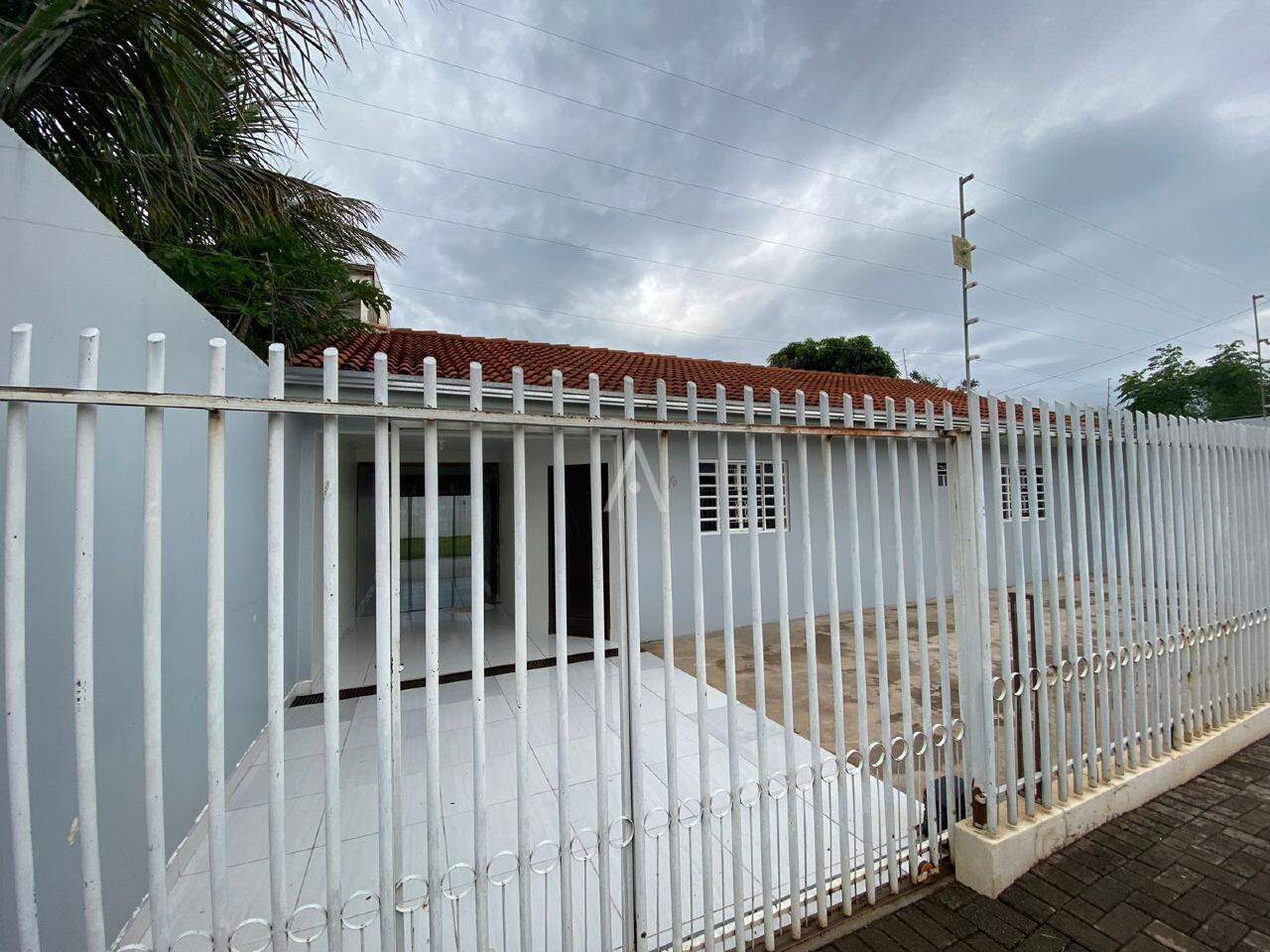 Casa Residencial para para aluguel no Bairro CANADA em CASCAVEL: 