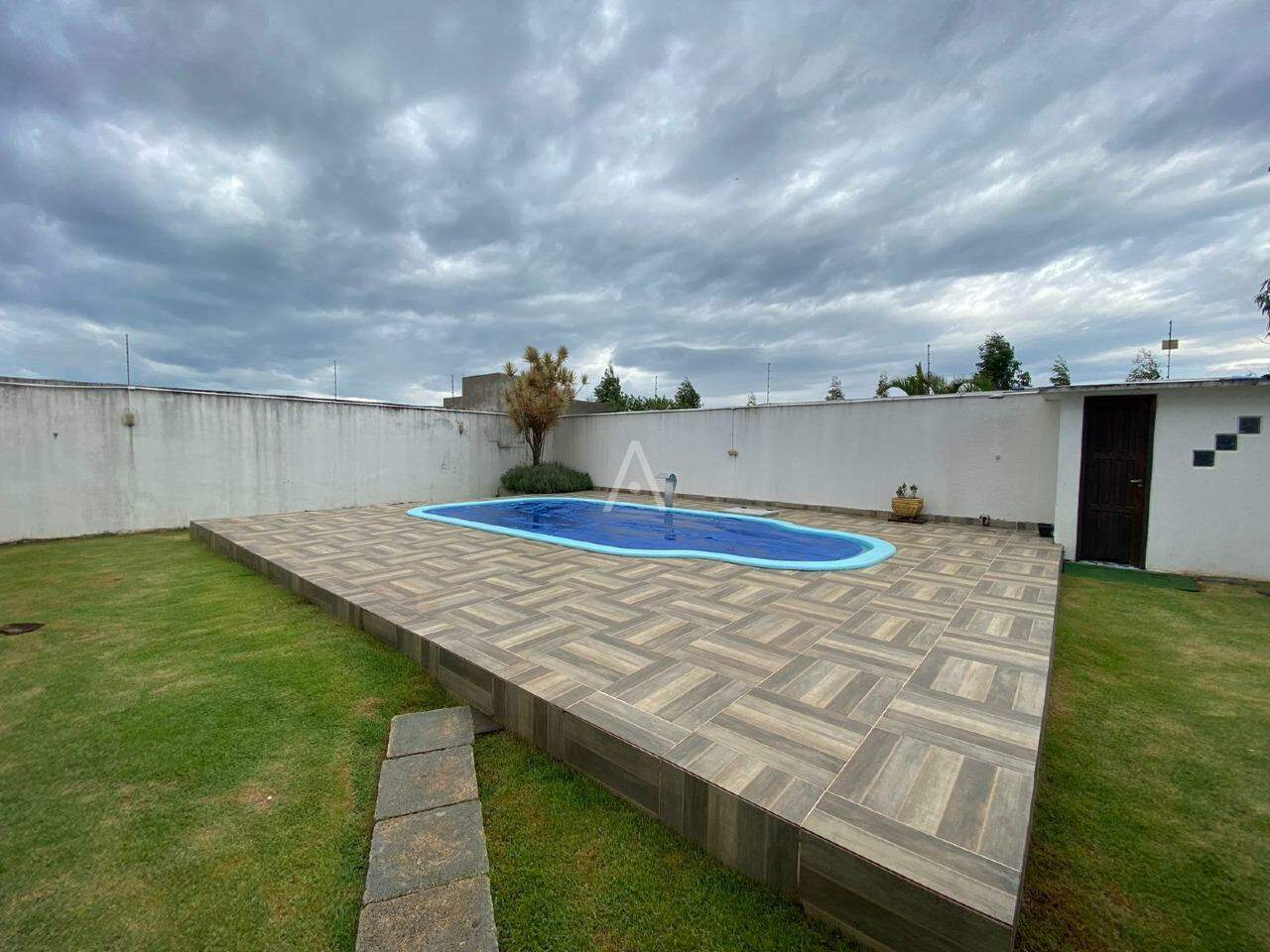 Casa Residencial para para aluguel no Bairro CANADA em CASCAVEL: