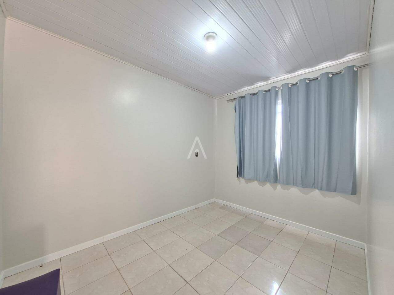 Casa Residencial para para aluguel no Bairro CANADA em CASCAVEL: