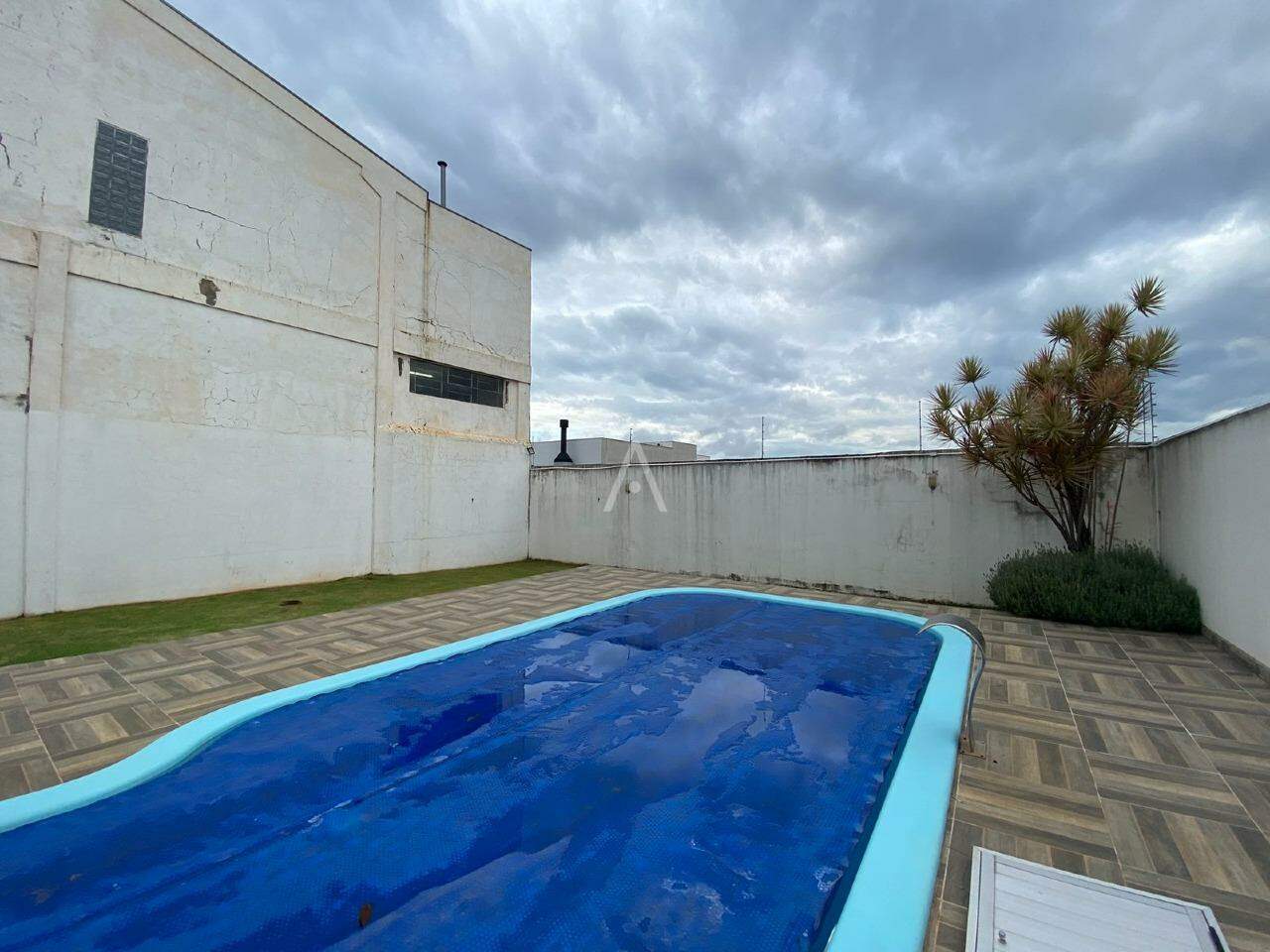 Casa Residencial para para aluguel no Bairro CANADA em CASCAVEL: