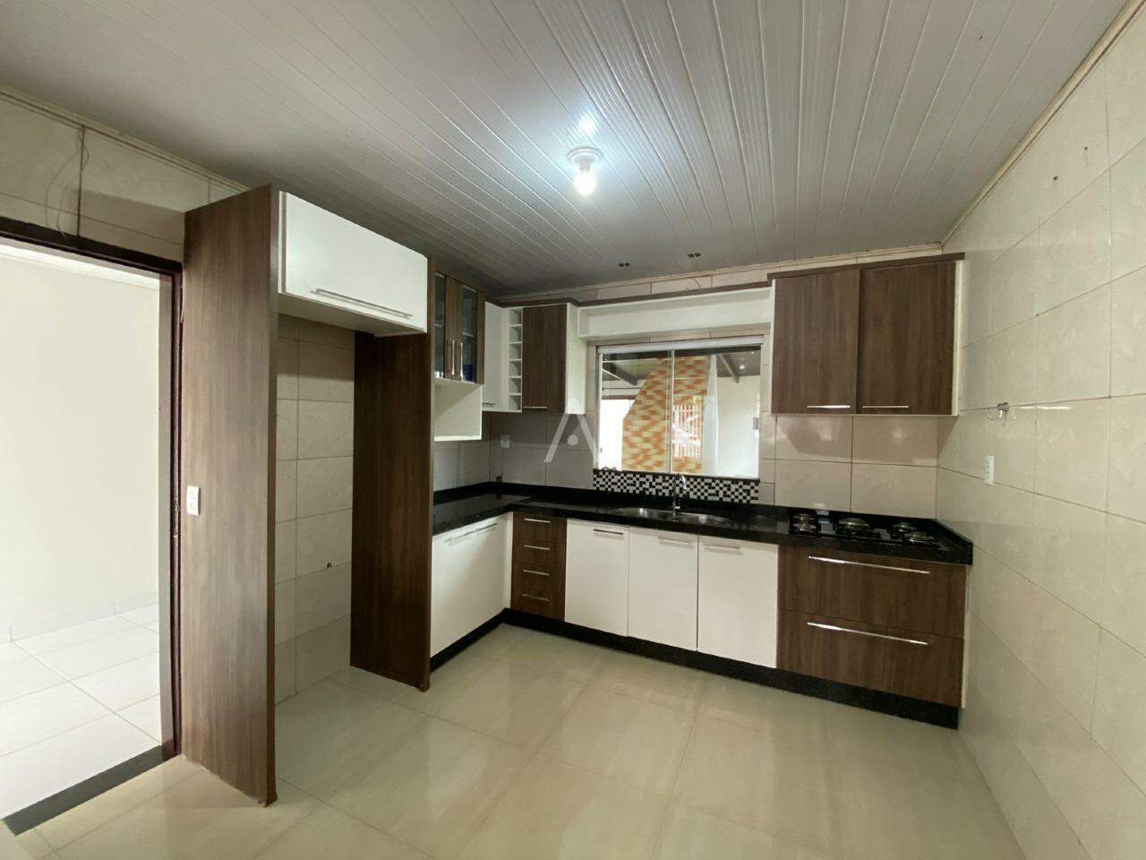 Casa Residencial para para aluguel no Bairro CANADA em CASCAVEL: