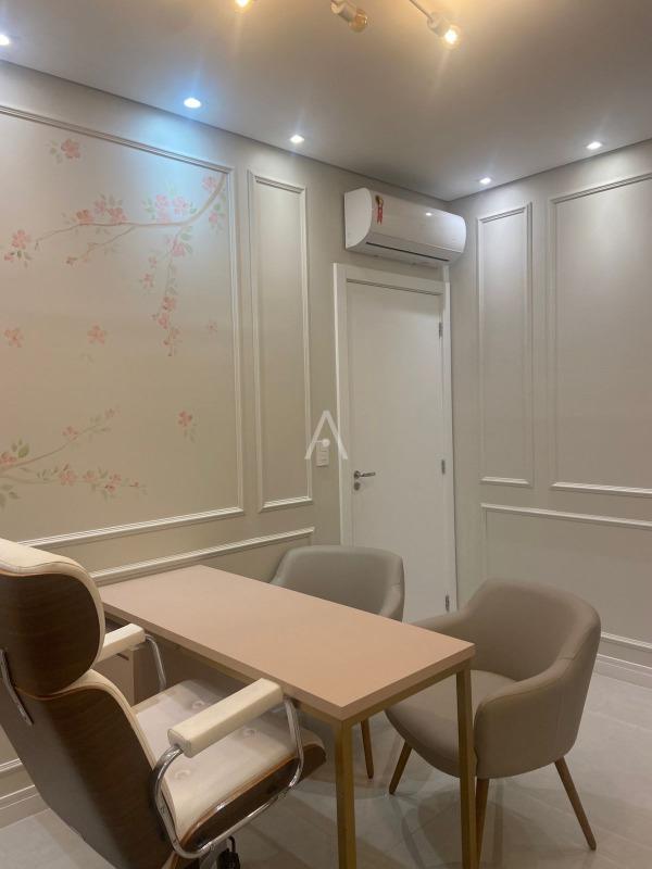 Sala Comercial para para aluguel no Bairro NEVA em CASCAVEL: 