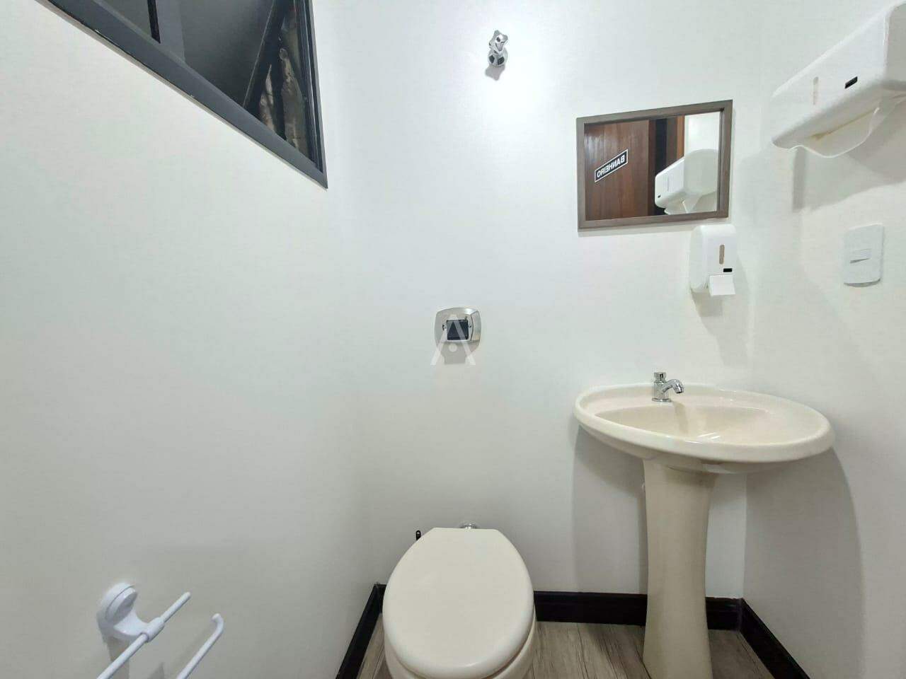 Sala Comercial para para aluguel no Bairro CENTRO em CASCAVEL: BANHEIRO