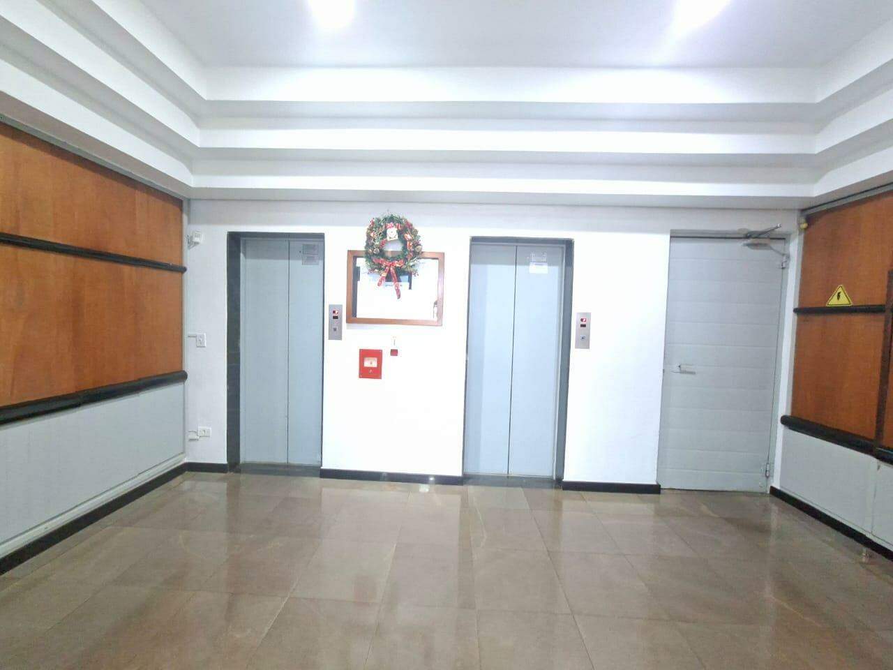 Sala Comercial para para aluguel no Bairro CENTRO em CASCAVEL: HALL DE ENTRADA
