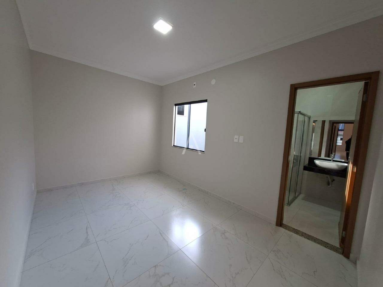 Casa Residencial para para aluguel no Bairro NOVA CIDADE em CASCAVEL: