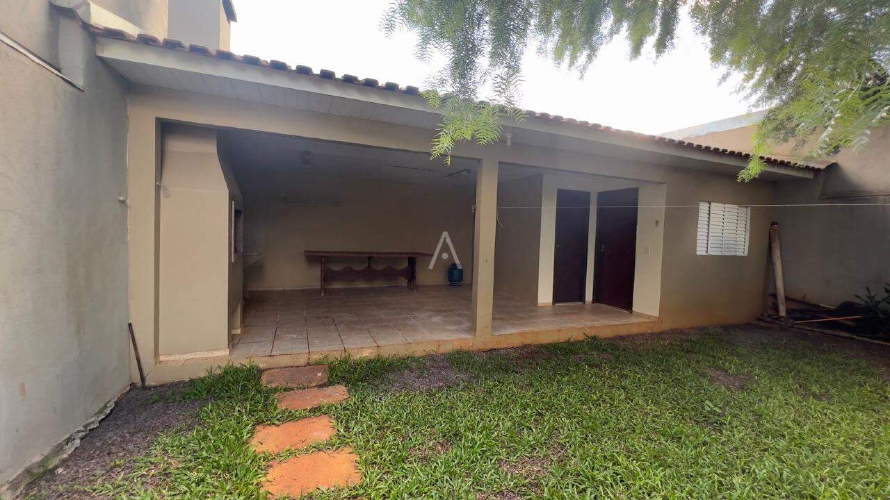 Casa Residencial para para aluguel no Bairro SANTA FELICIDADE em CASCAVEL: 